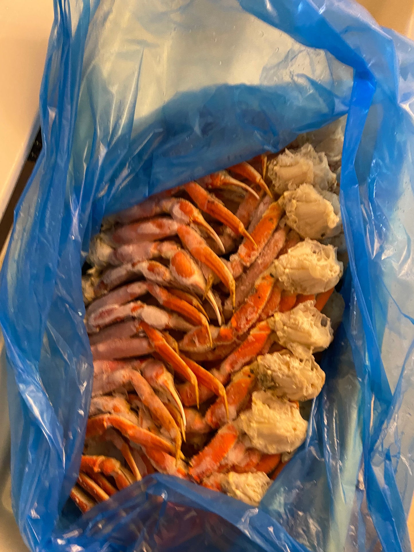 30 -pound  case 8/10   JUMBO Snow crab clusters