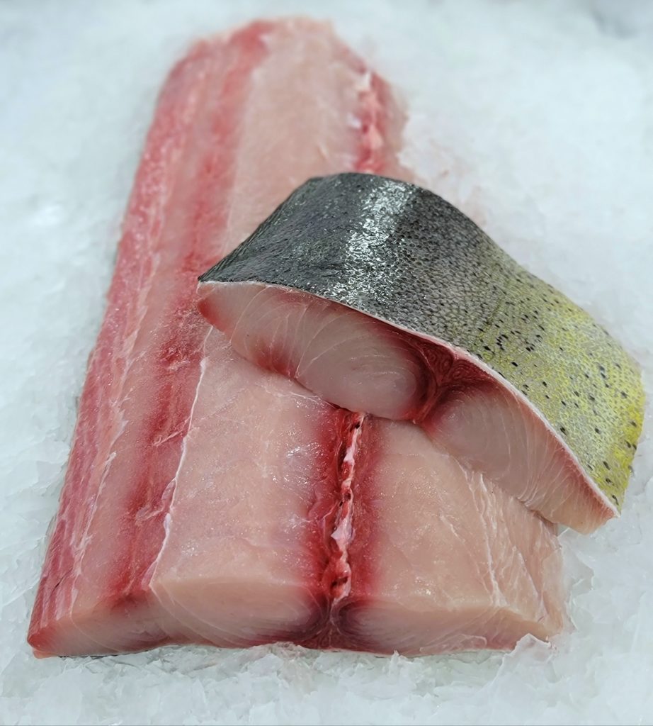 Whole Mahi Mahi – Gutted, Scales On (2.2–3.3 lb)